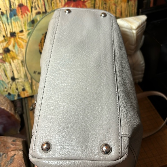 Michael Kors Grey Taupe Zipper Shoulder Bag Cream Straps 14.4”Lx11.5”Hx4”W - Picture 6 of 17